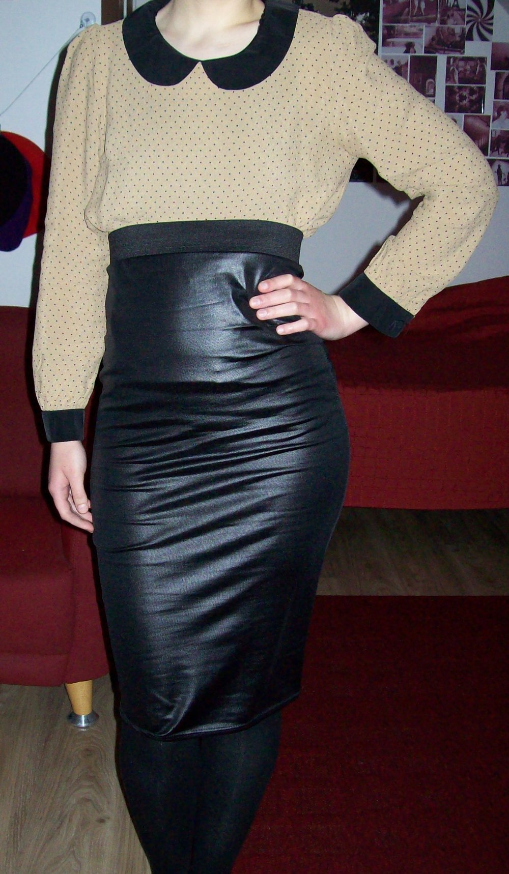 beige nude Bluse mit schwarzen Punkten Polka Dot Bubikragen Kontrast Peter Pan Chiffon 36 38