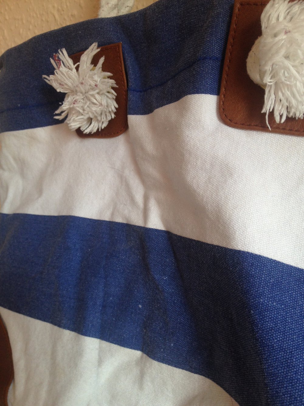 blau/ weiß gestreifte Tasche