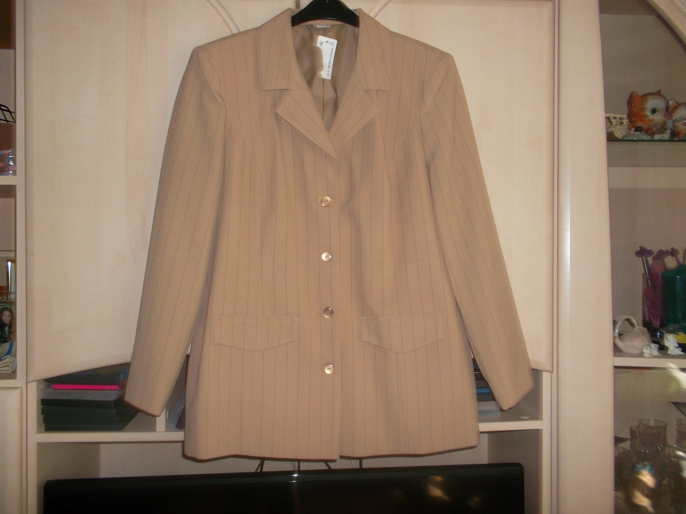 neuer schicker hosenanzug mit blazer,grösse 44