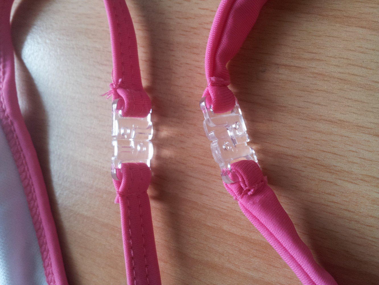 2x Bikinioberteile Gr. 98/104 NEU Zwillinge