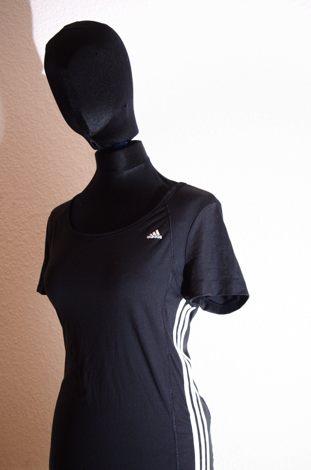 Adidad Performance Sportshirt Gr. M 40 42 schwarz weiße Streifen