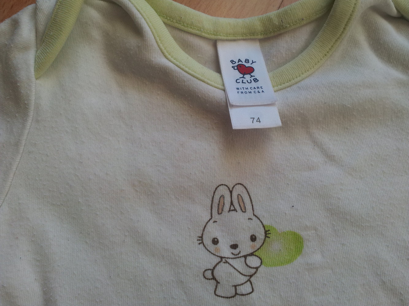 Body weiß hellgrün Hase Gr. 74