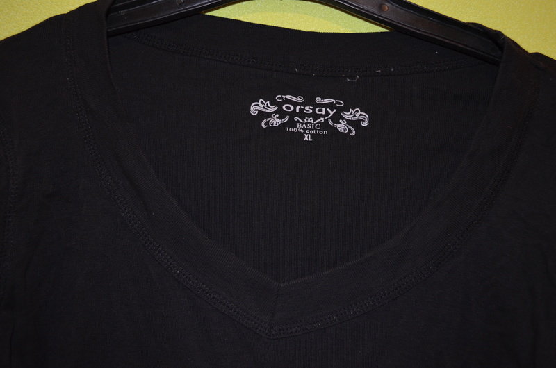 schwarzes Basic Shirt