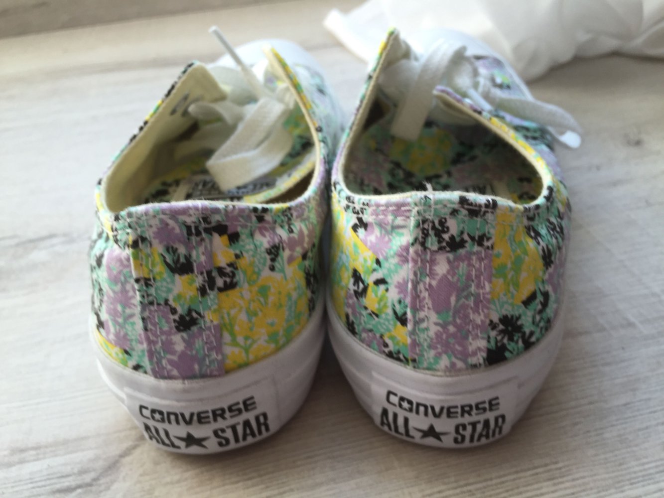 Converse all Star Chucks mit Blumenmuster 37,5