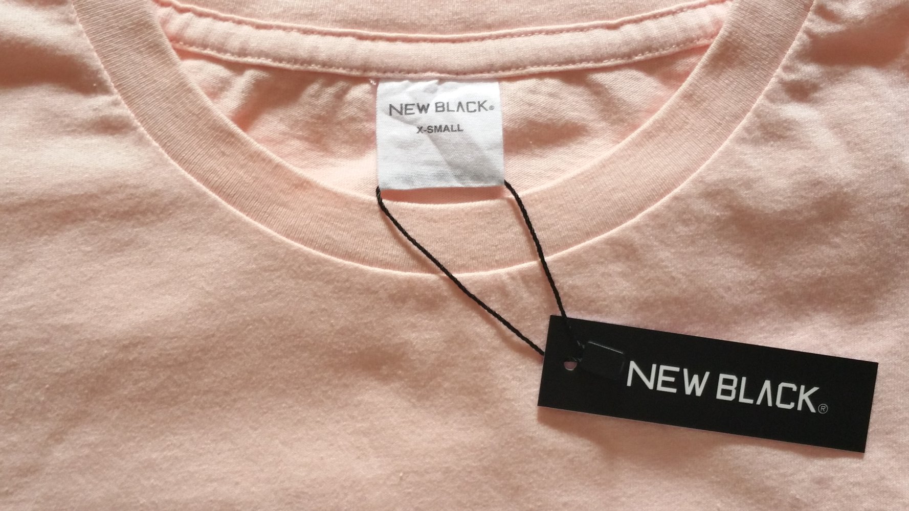 New Black Landscape Logo Crop Top Rose