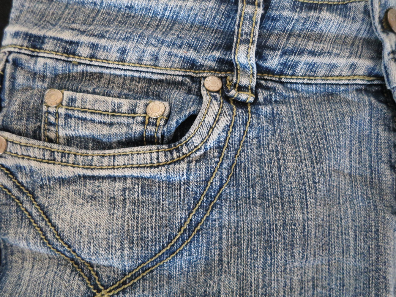 Jeans-Hotpant (abgeschnitten), Gr. S