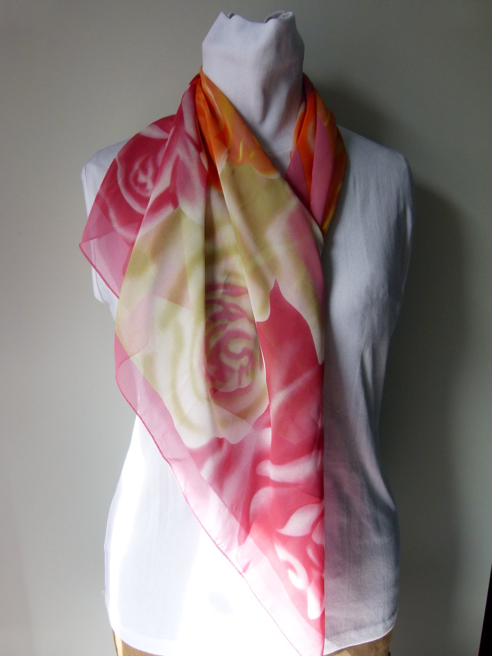 Halstuch mit Rosenmuster, rosa rot gelb orange grün, Mori Boho Lagenlook Hippie Landleben