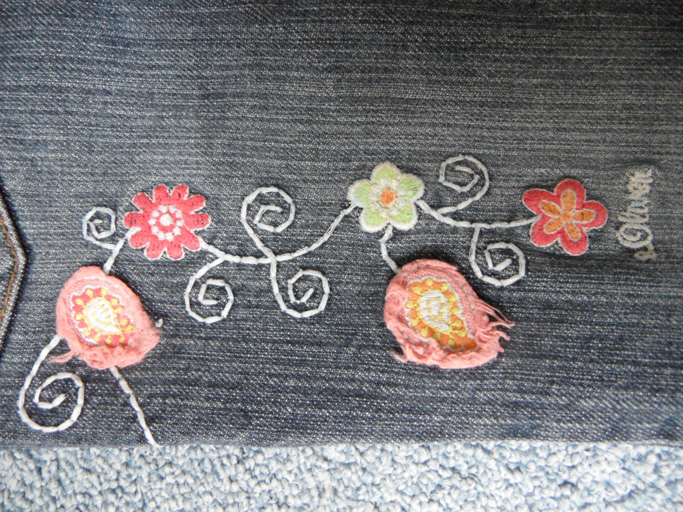 s.Oliver Jeans mit aufwendigen Applikationen