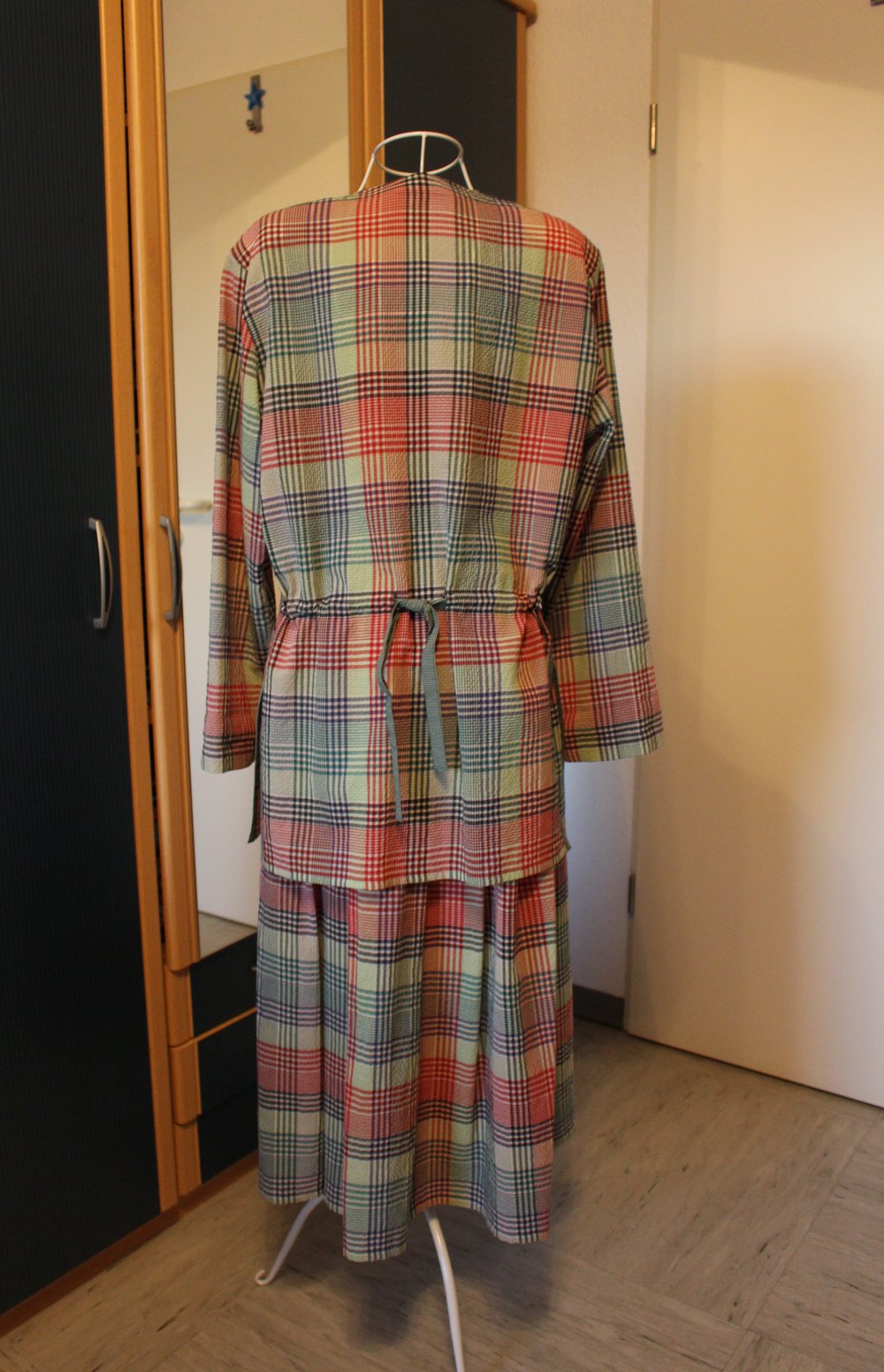 364. Leichtes Retro-Kostüm von Julius Lang, Gr. 36-38