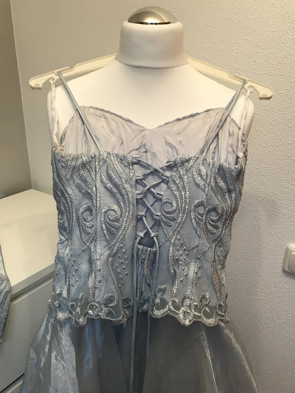 *Schönes hellblaues auffälliges Abendkleid von Fashion New York in der Gr. XS*