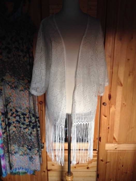 Kimono Jacke Spitze weiß Fransen Crochet Lace Häkel Hippie Cardigan