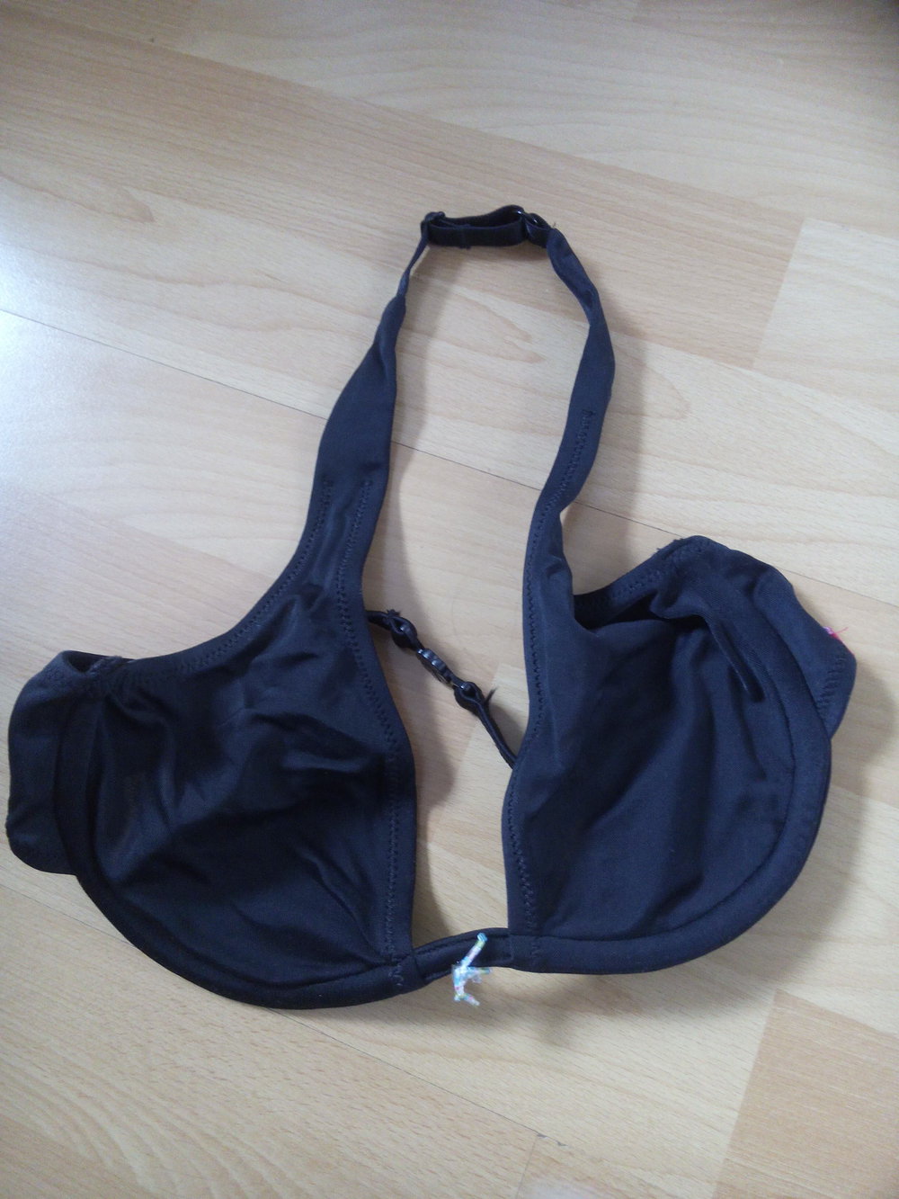 Schwarzer Neckholder BH 75A-C