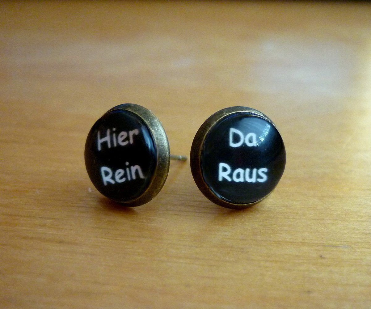Ohrstecker Fun Witz weiß Spruch Gothic Rockabilly Emo Punk Spaß hier rein da raus