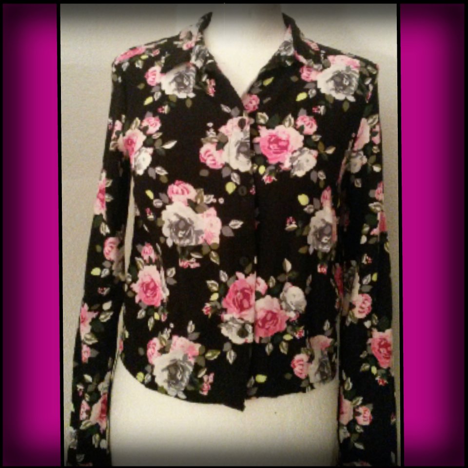 romantisches Blüschen mit Rosenmuster  