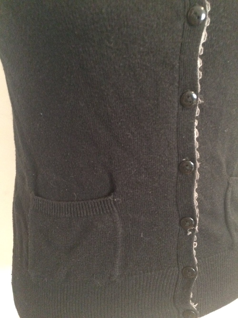 Cardigan kurzärmlig mit Rüschen