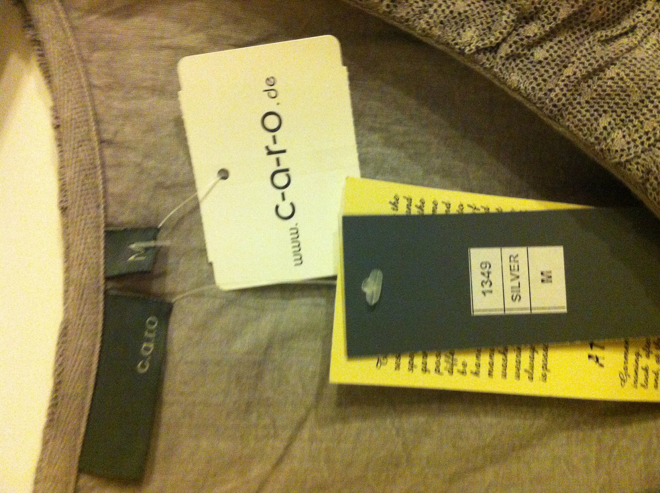 Neue graue Bluse mit Spitze