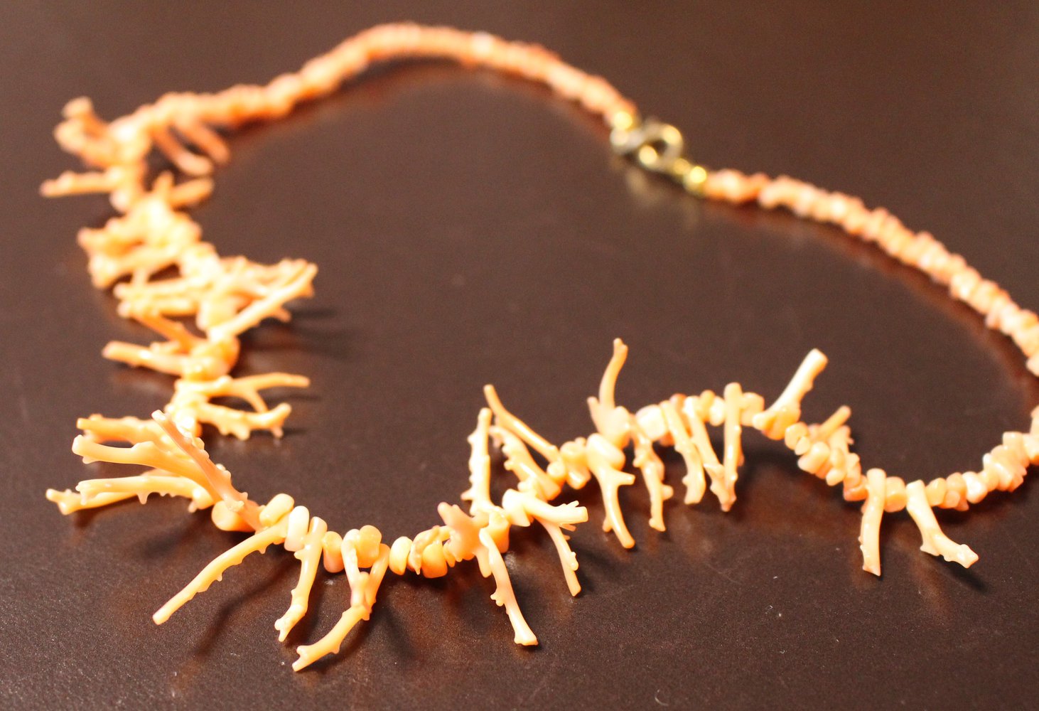 291. Kette aus echten Edelkorallen, 40 cm lang