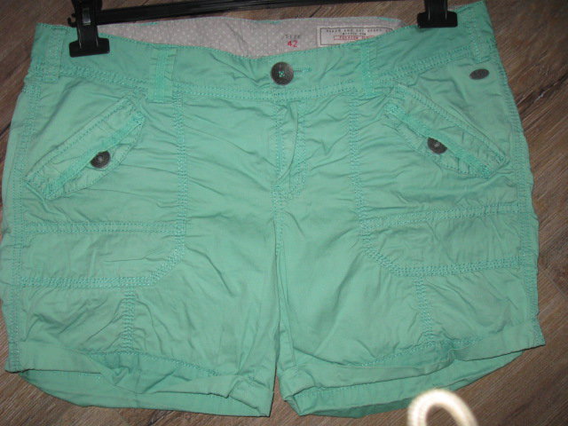 *** Süsse Shorts in einer irren Farbe ***