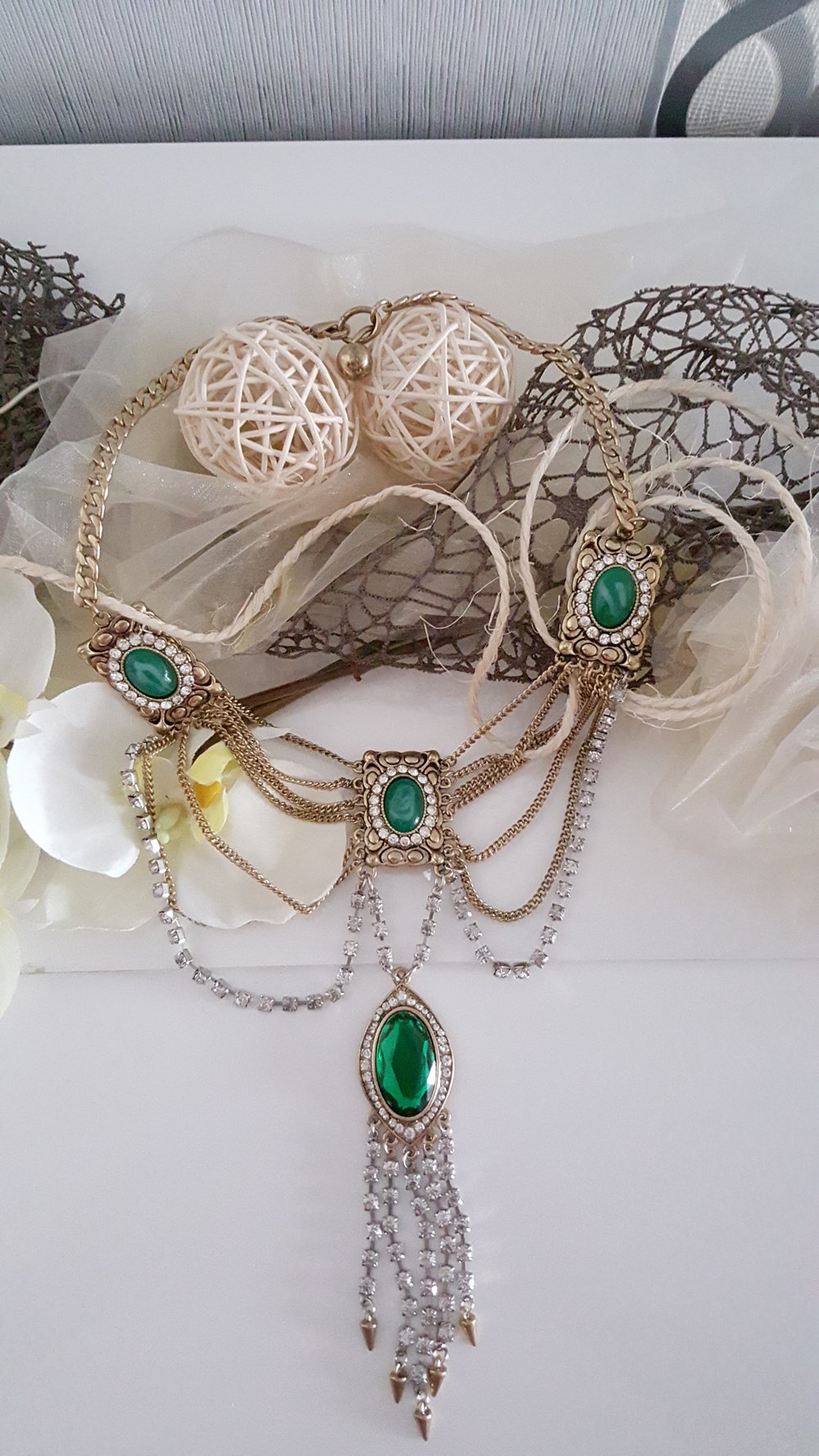 Edle elegante Kette Grün Strass Steine Statementkette