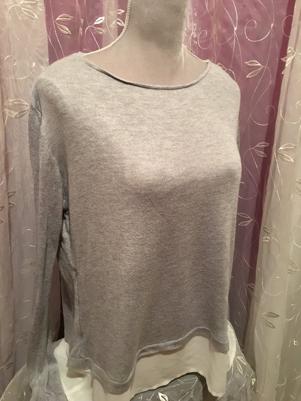 Der 2-in-1-Pullover (Pullover und Shir)passend bei Doppelgröße 40/42-44 