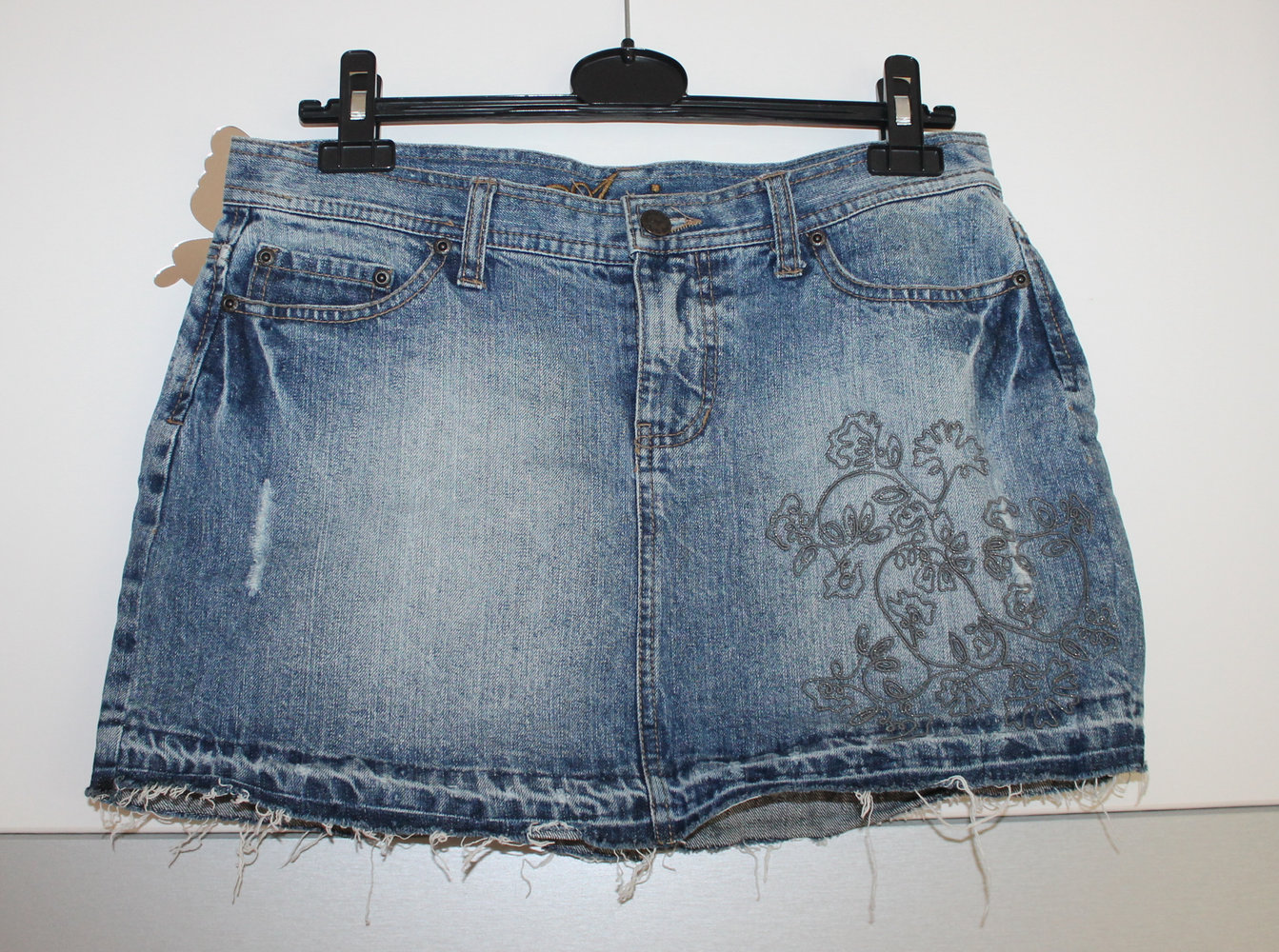 süßer Jeansrock mini mit Stickereien