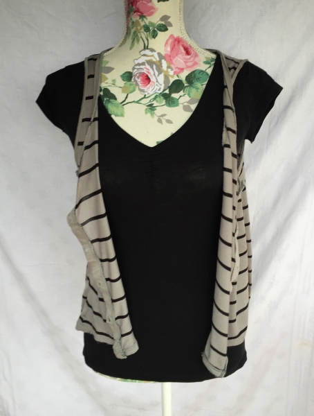 Dünne Weste gestreift