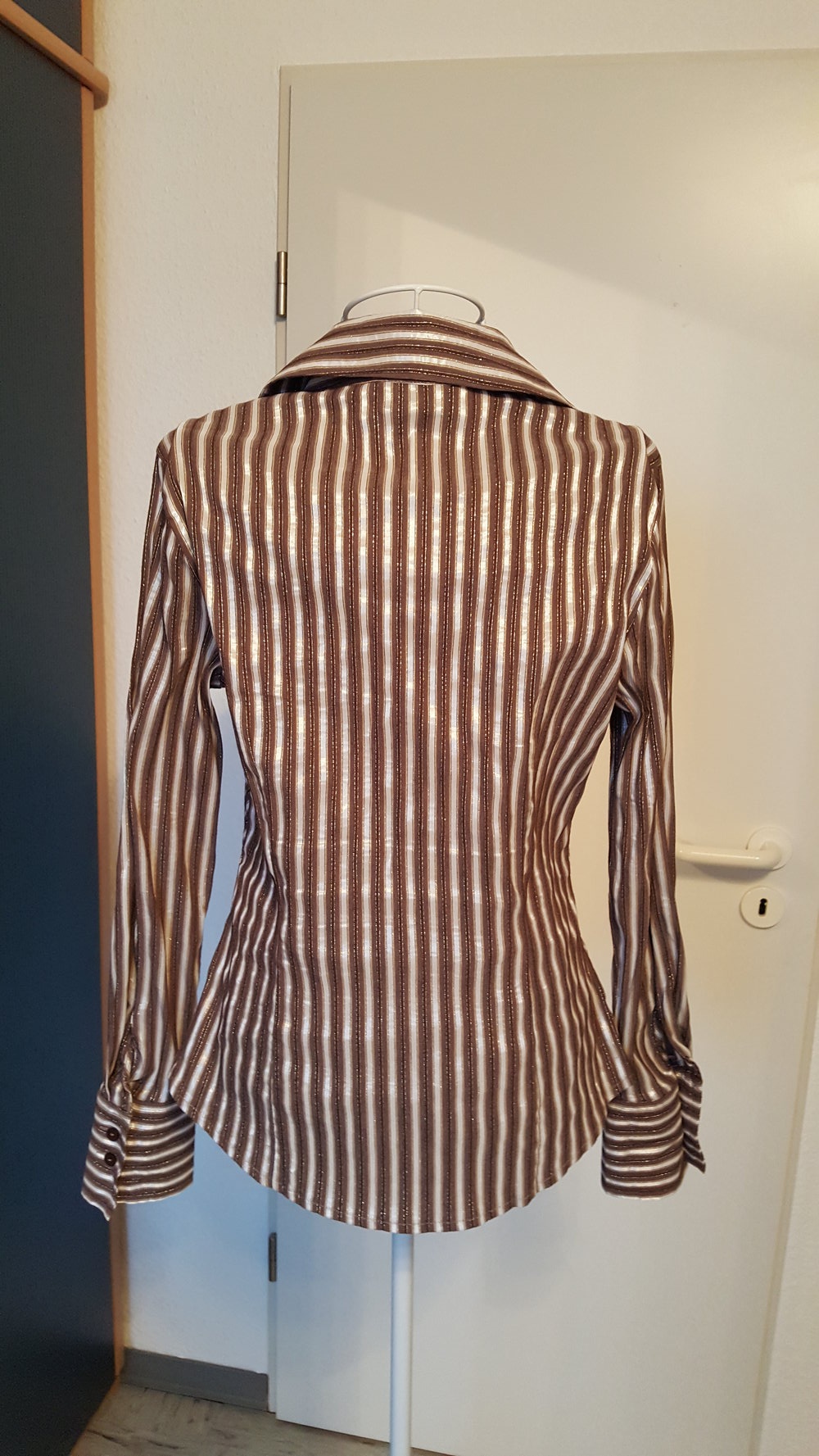 38. Bluse von Heine, Gr. 38, braun