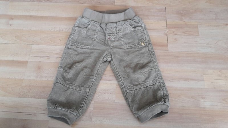 Cordhose mit kleiner Mickey Maus in Größe 80