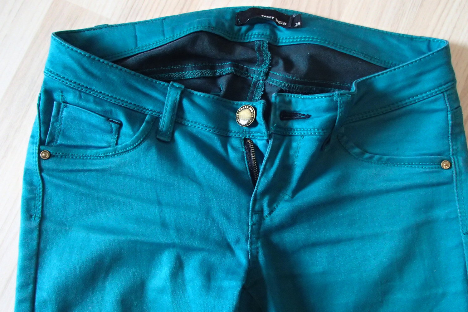 Smaragdgrüne Chinohose