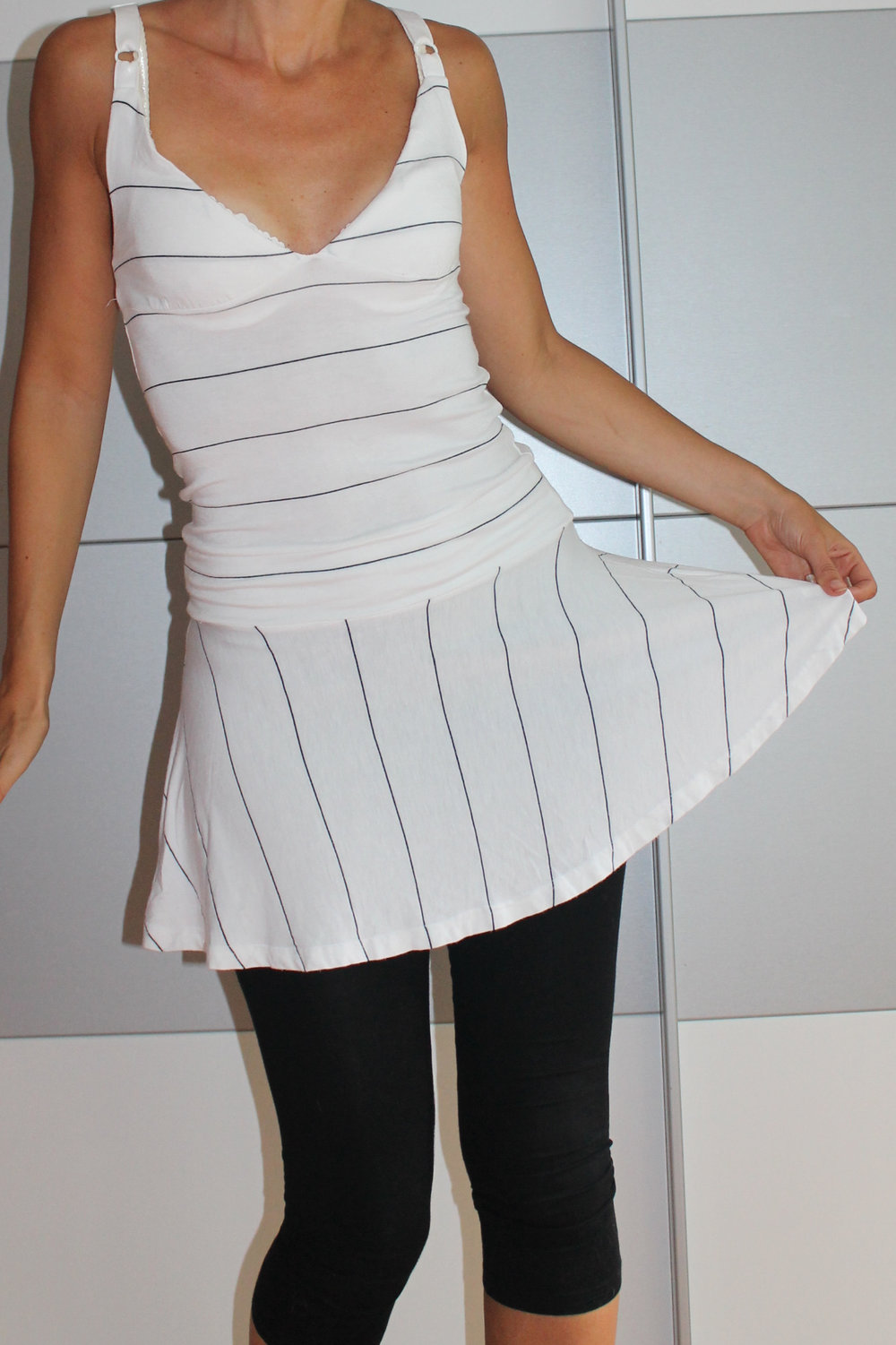 Süßes, verspieltes Kleid mit Streifen in schwarz/ weiß