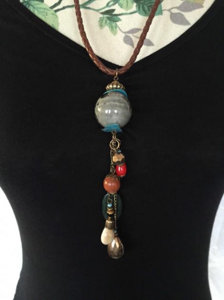 Süße Kette mit Lederband