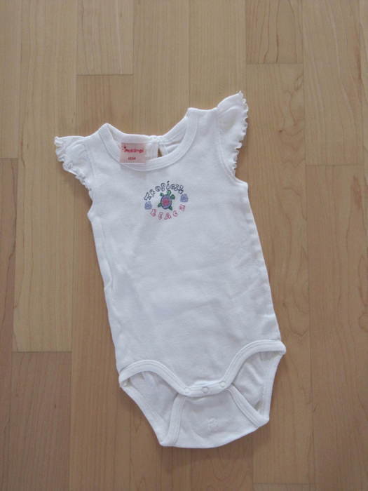 Body mit Rüschchen Armen Gr. 62/68 neu