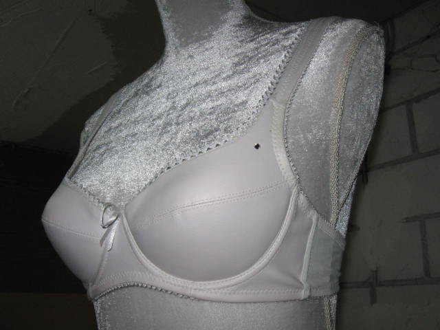 *** Fiffiger ~ BH ~ Leder ***