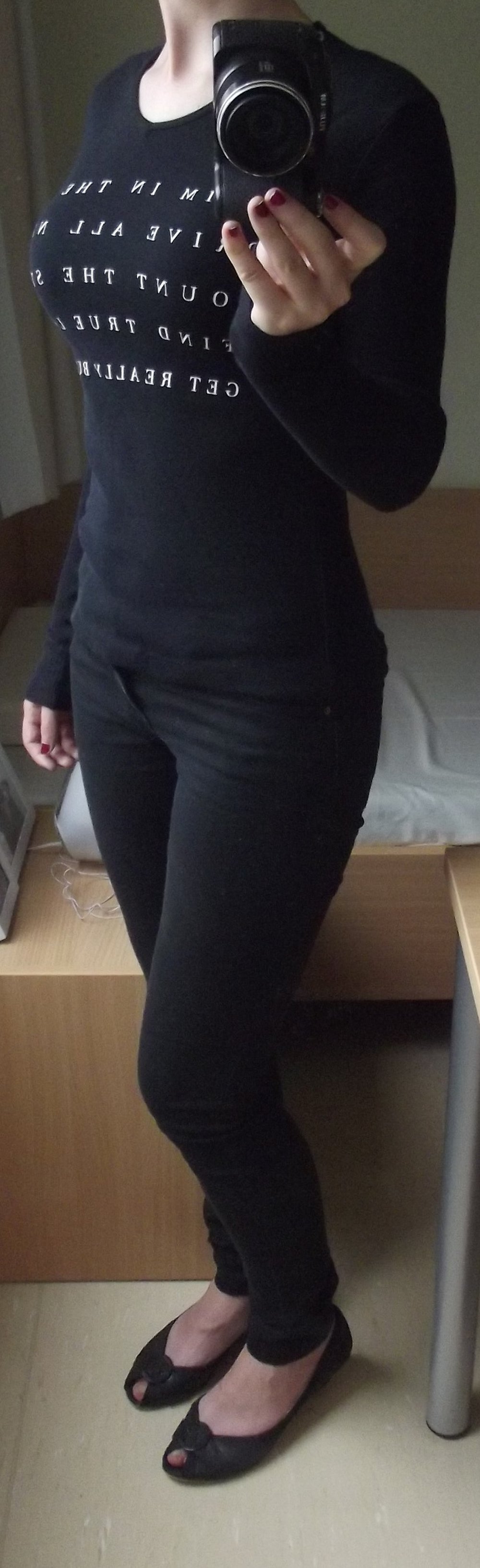 Schwarzes Oberteil mit Aufdruck