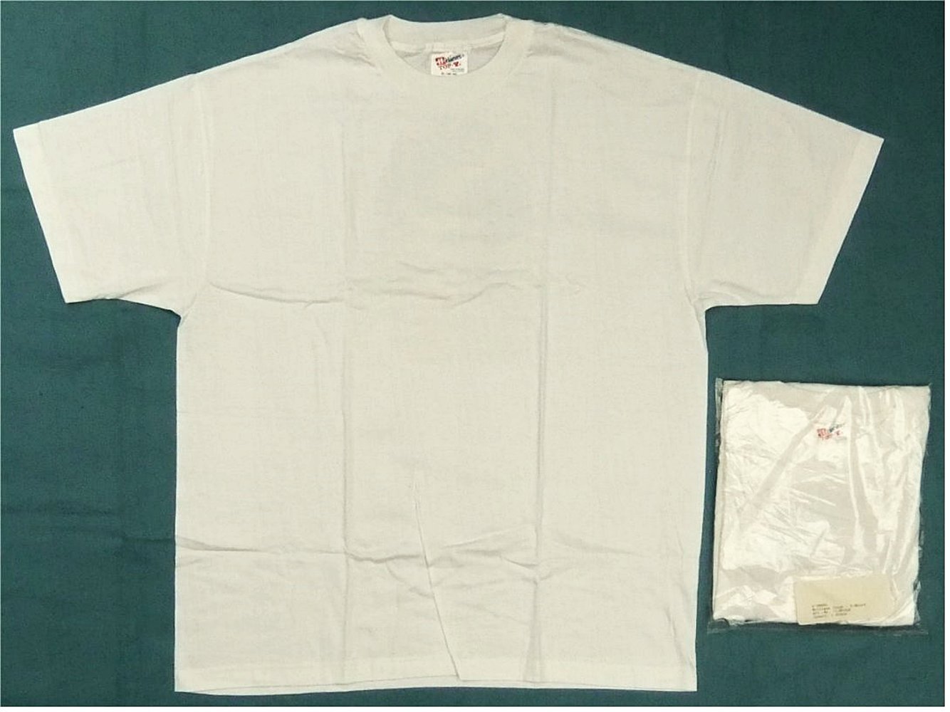 2 Stück T-Shirt weiß - NEU / OVP - Mit Bild von Frau L'Oréal auf dem Rücken - Größe XL ( 46 - 48 ) - 100 % Baumwolle