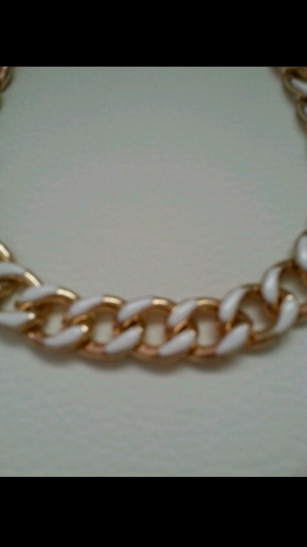 Gold/weiße vero moda kette