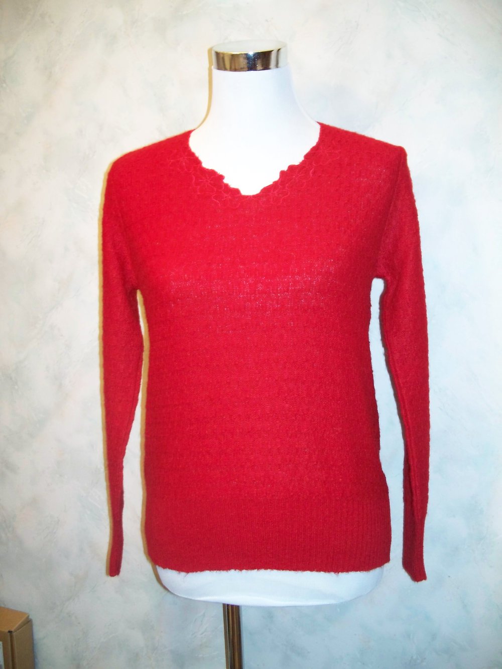 VINTAGE// Roter Pullover mit Blumen/ Blüten von *M. Davis*