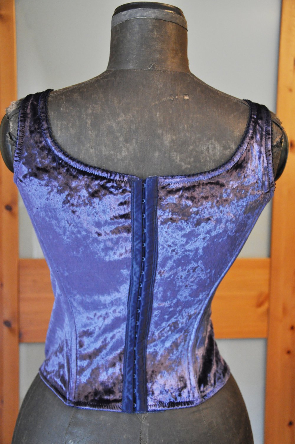 Samtcorsage, blau glänzend