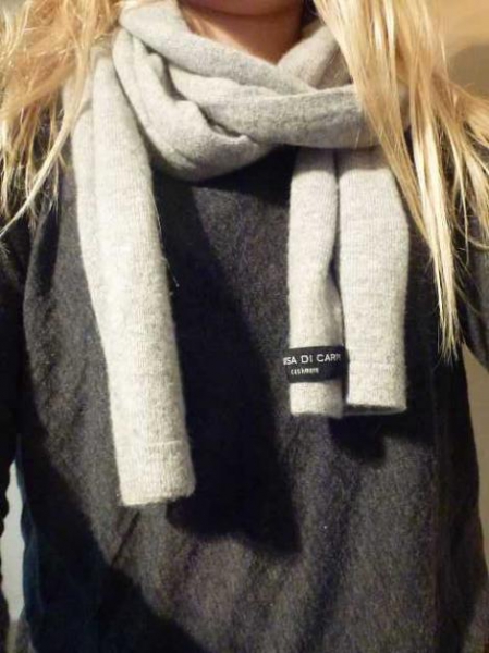 Grauer, schmaler Kaschmir Schal