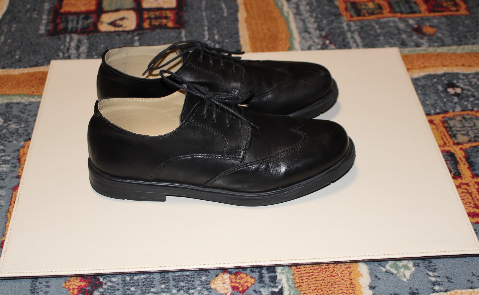 160. Festliche schwarze Lederschuhe von Friboo, Gr. 38