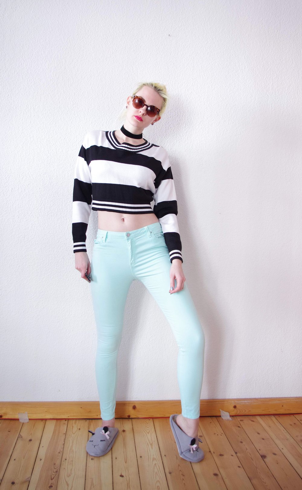 Schwarz weiß gestreifter cropped Strickpulli Gr. M 70er retro Nastygal