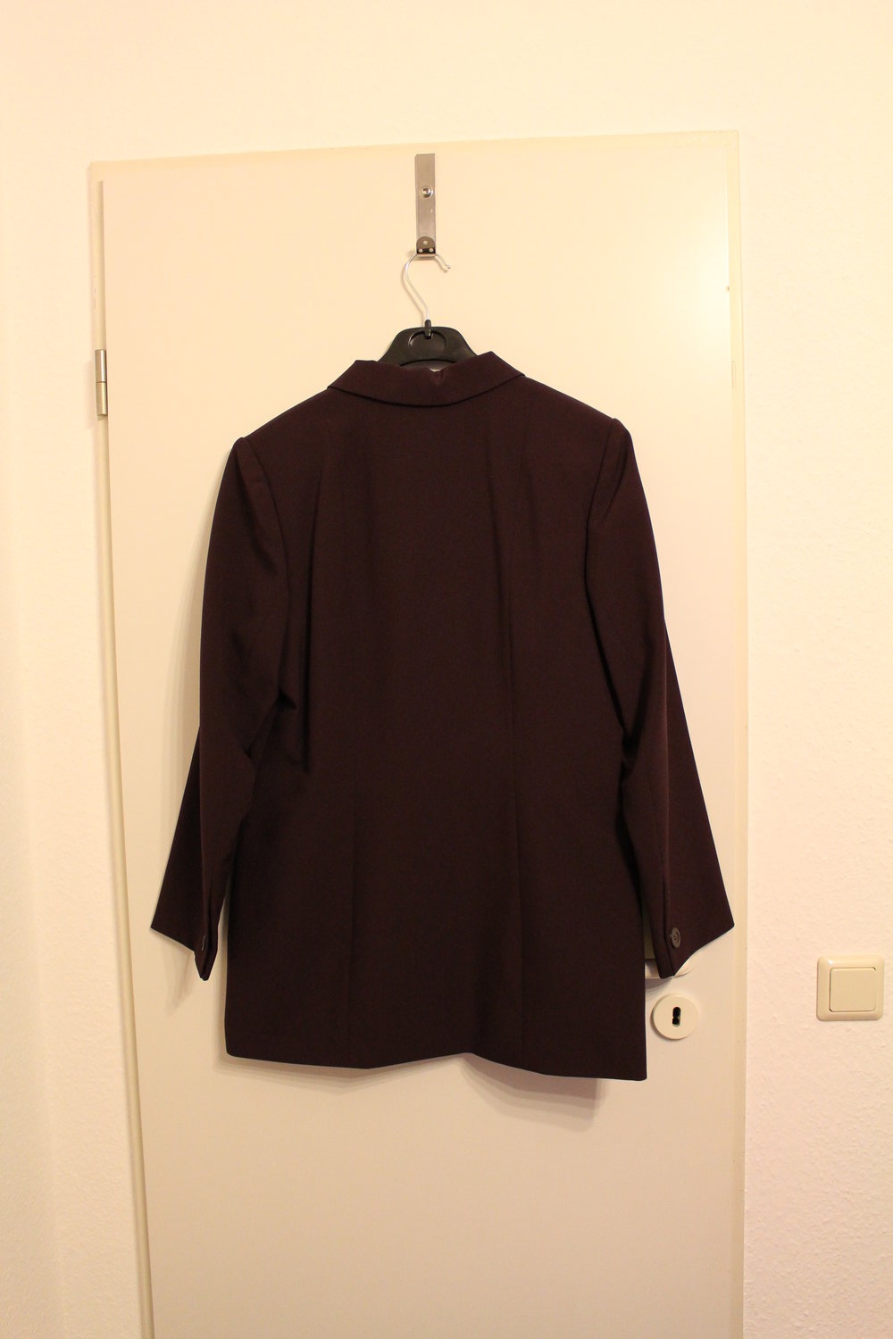 310. Neuer Damen Anzug von Quelle, Gr. 38, Farbe pflaume