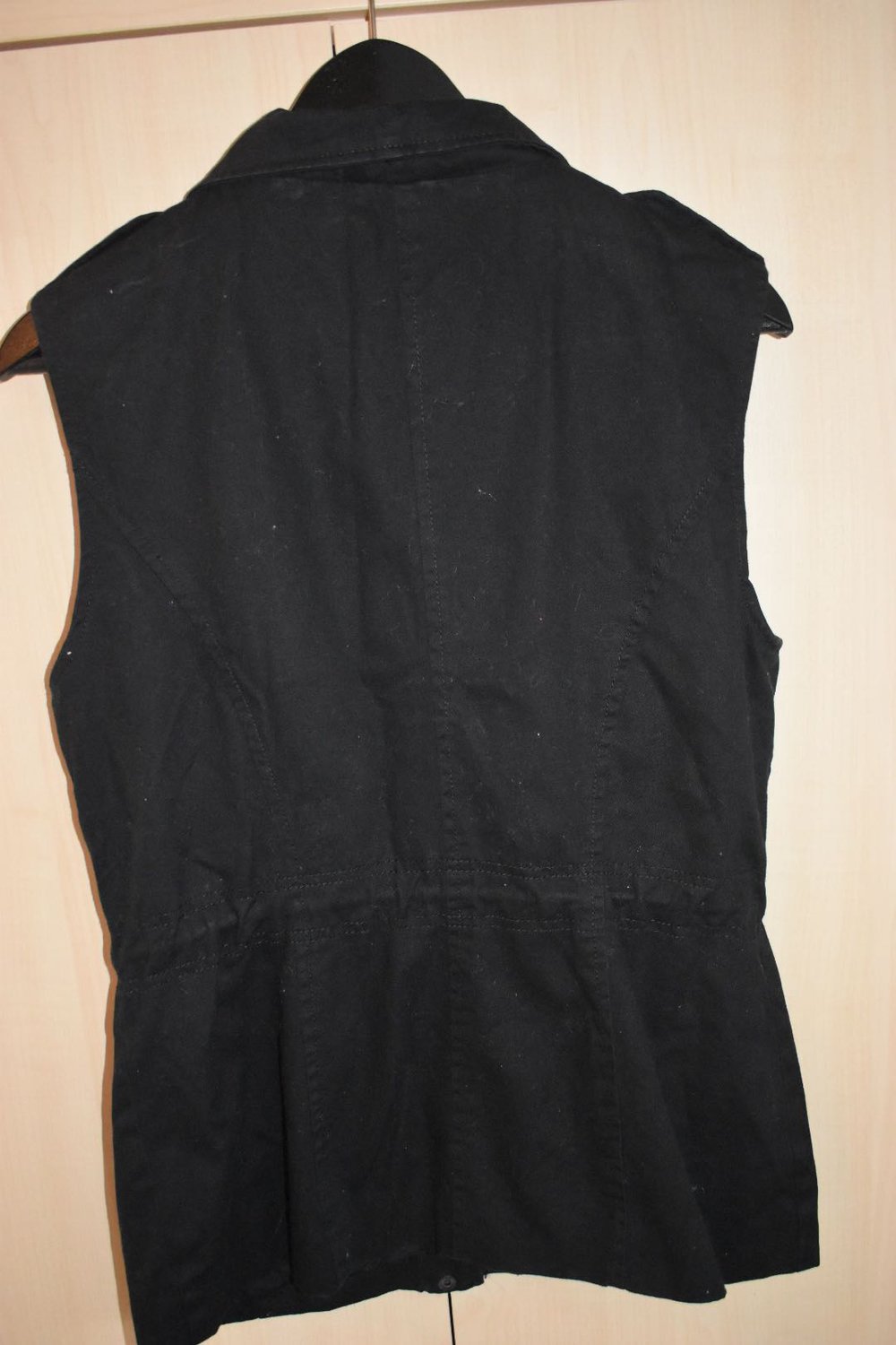 Verkaufe schöne schwarze Weste mit steinchen