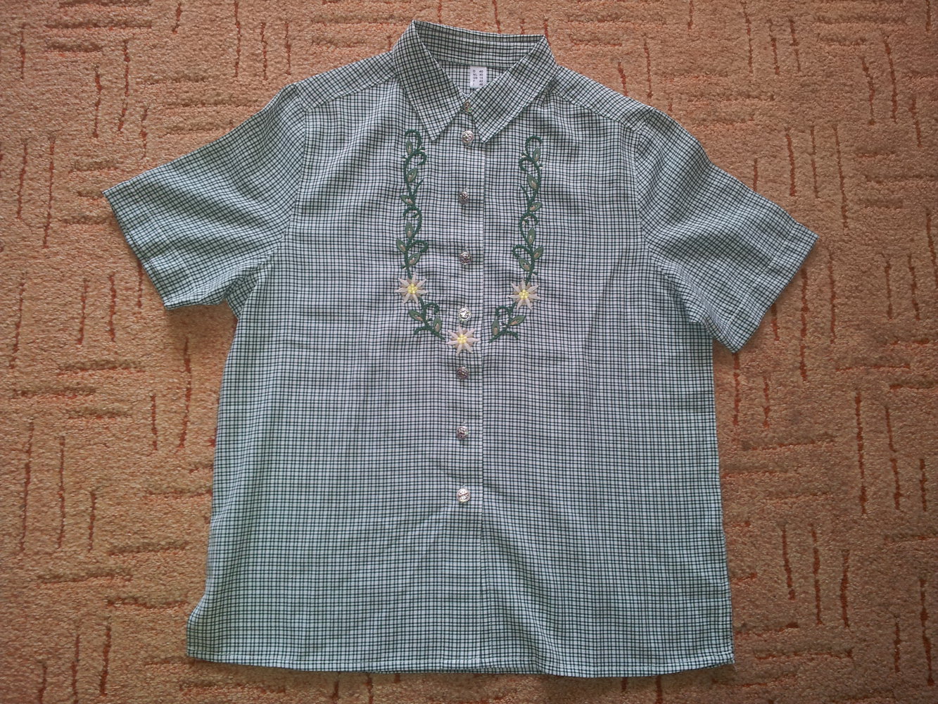 Trachten Bluse grün weiß Stickerei Gr. 40 NEU