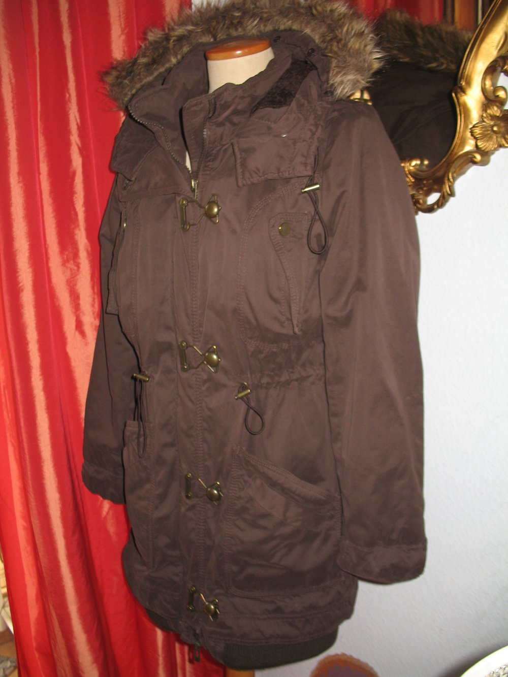 Brauner Winterparker