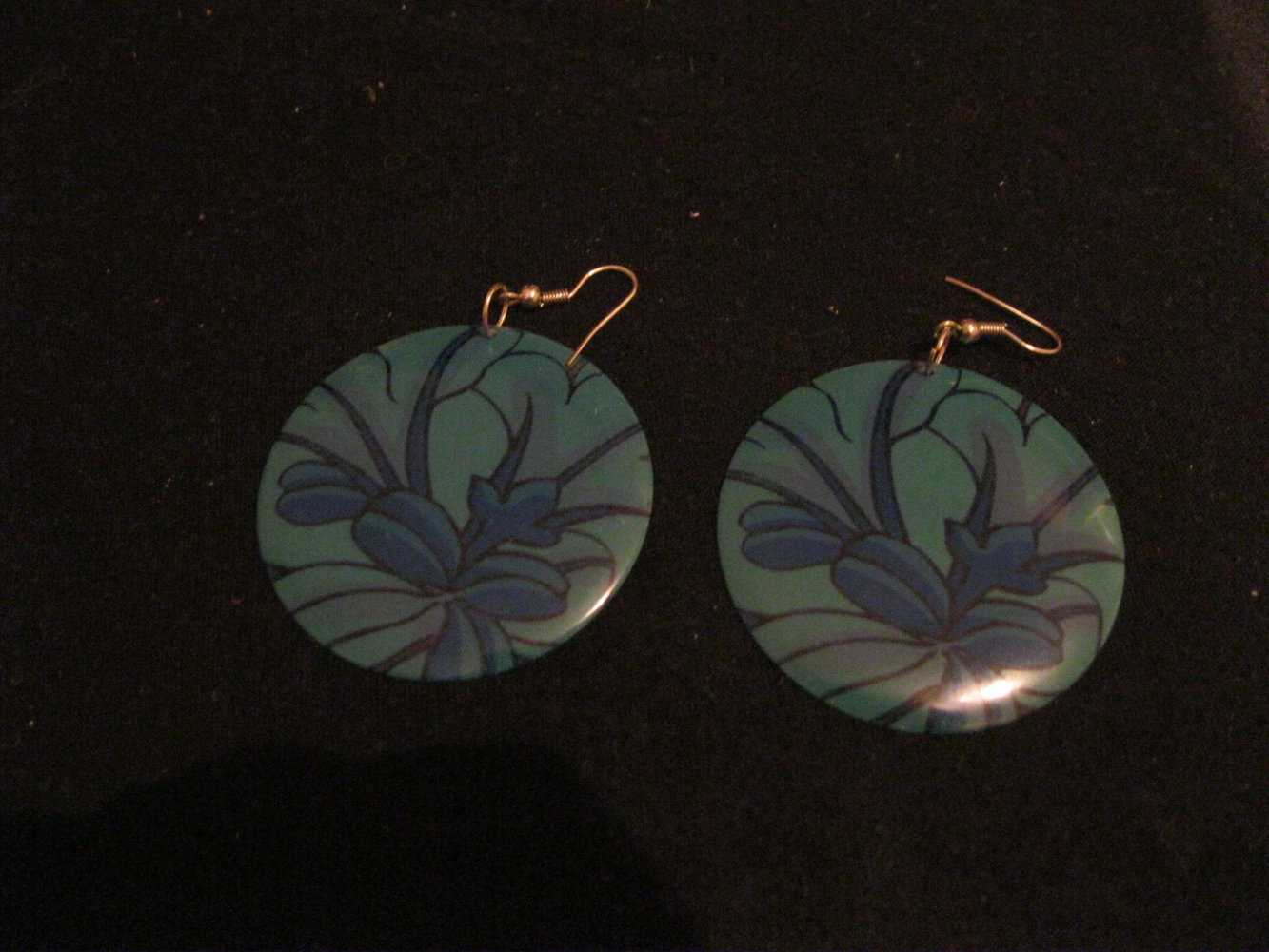 petrolfarbene Ohrringe mit Blumenmuster