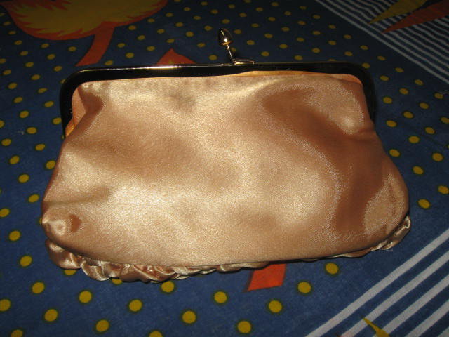 *** Clutch ~ Abendtasche ~ Rüschen ***
