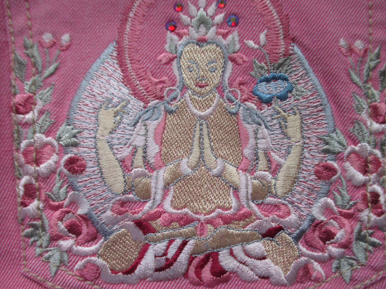 Sayyes, pinke Jeans mit rückwärtiger Buddha Applikation, Gr. 36, NEU