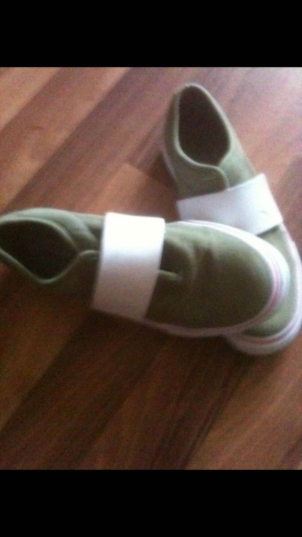 Slipper von Puma aus Leinen in khaki