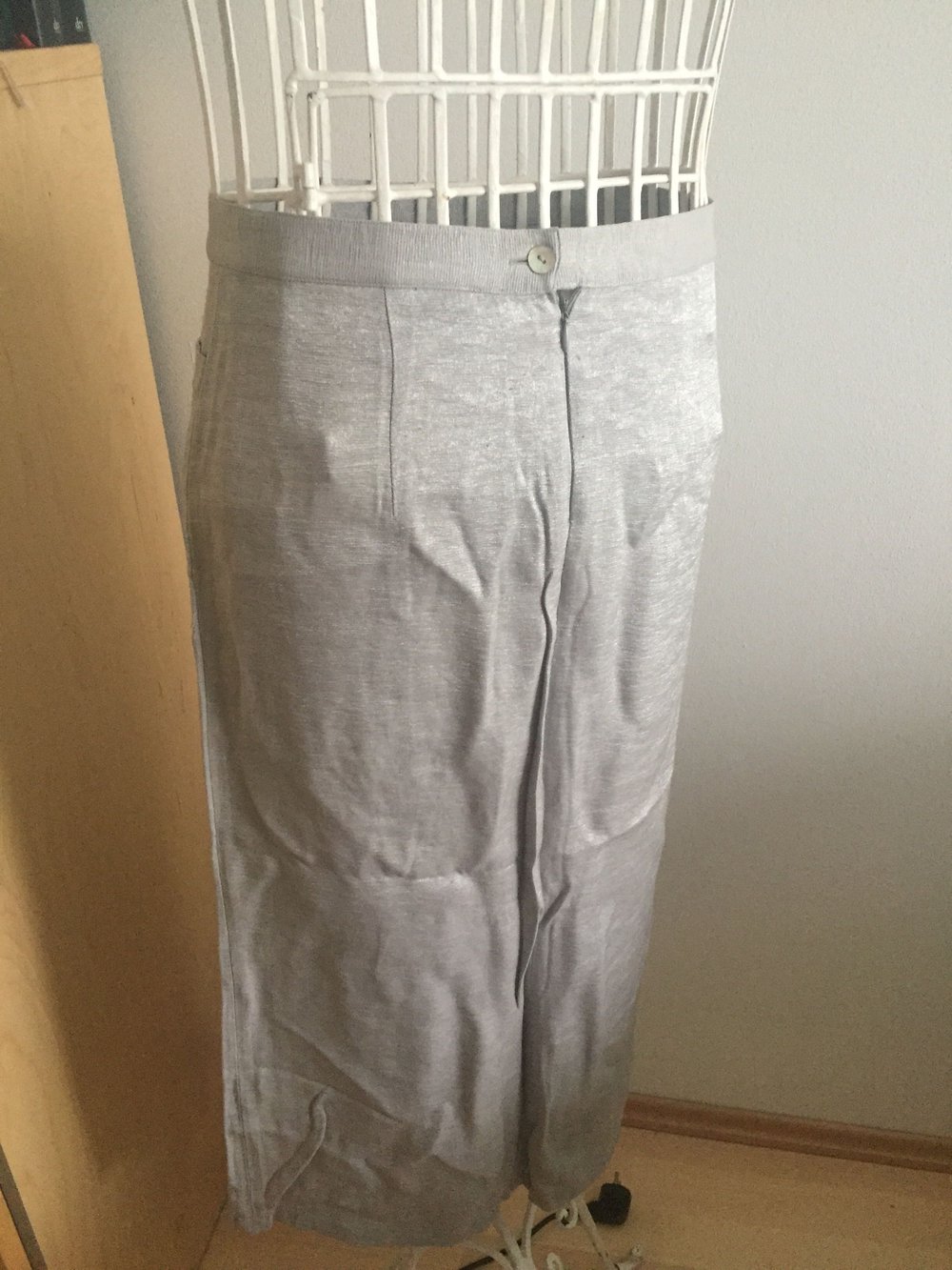 Langer silberner Rock